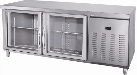 großes breites unter dem Gegengefrierschrank integriert mit kleinerem Fender/Fächern